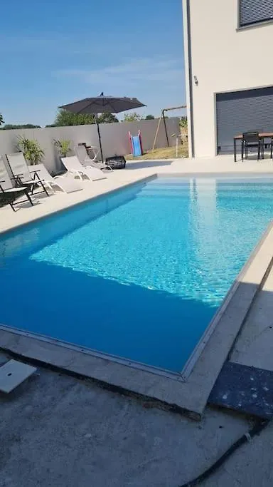 Merville  Magnifique Villa Avec Piscine Et Spa צרפת